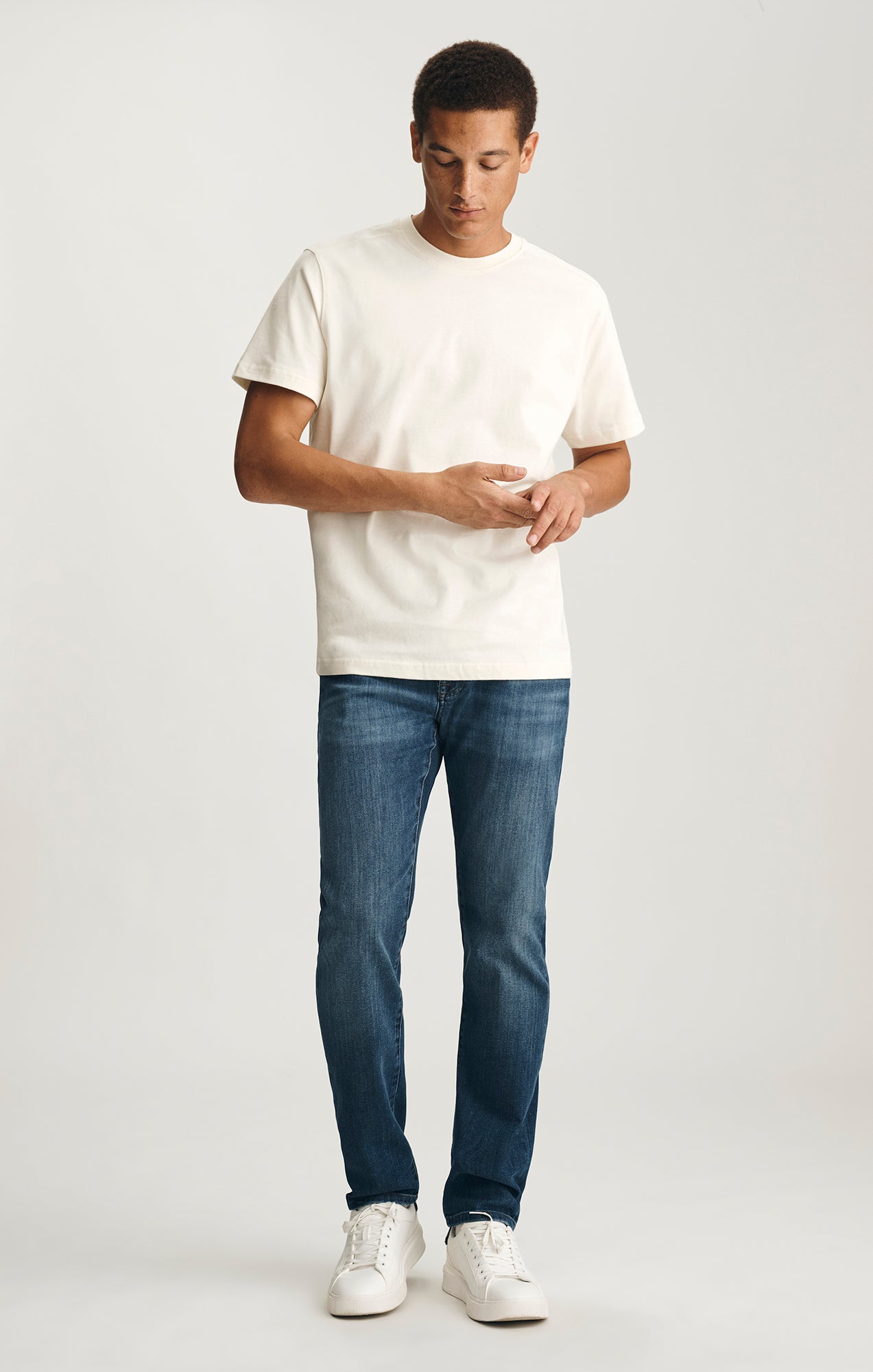BASIC SHORT SLEEVE T-SHIRT IN TURTLE DOVE