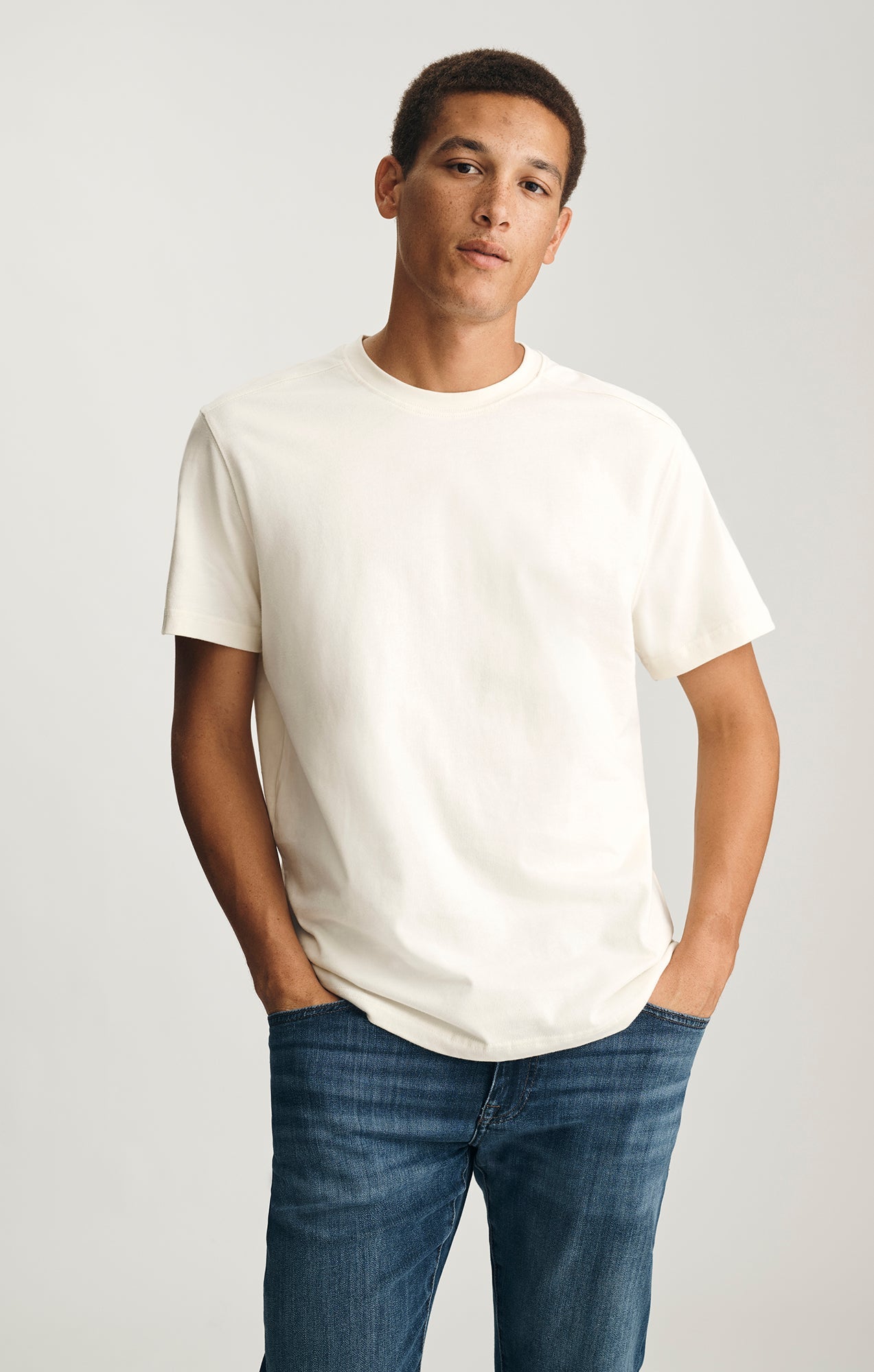 BASIC SHORT SLEEVE T-SHIRT IN TURTLE DOVE