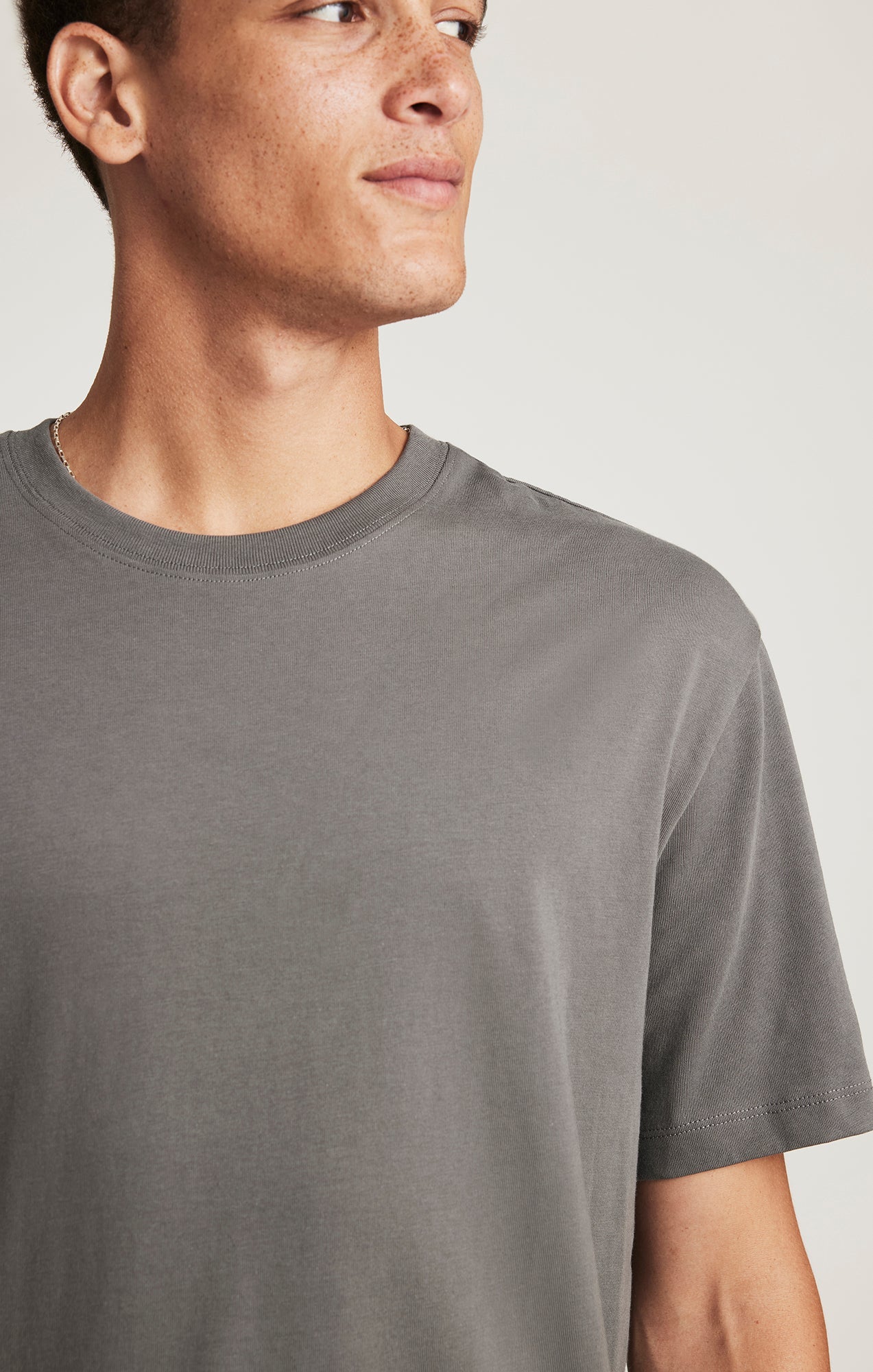 BASIC SHORT SLEEVE T-SHIRT IN LAVE SMOKE COMFORT