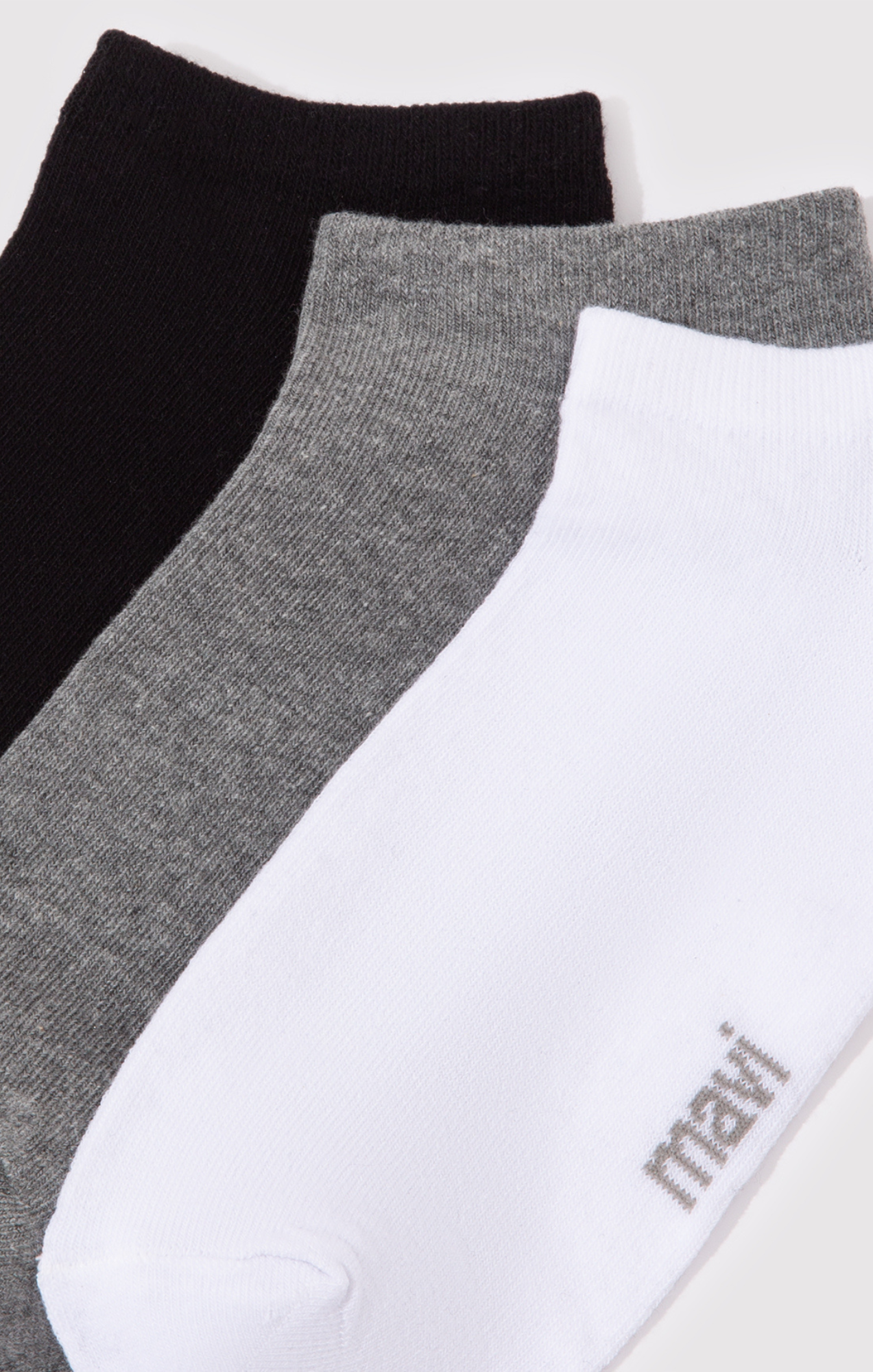 3-PACK ANKLE SOCKS IN ASSORTED COLORS