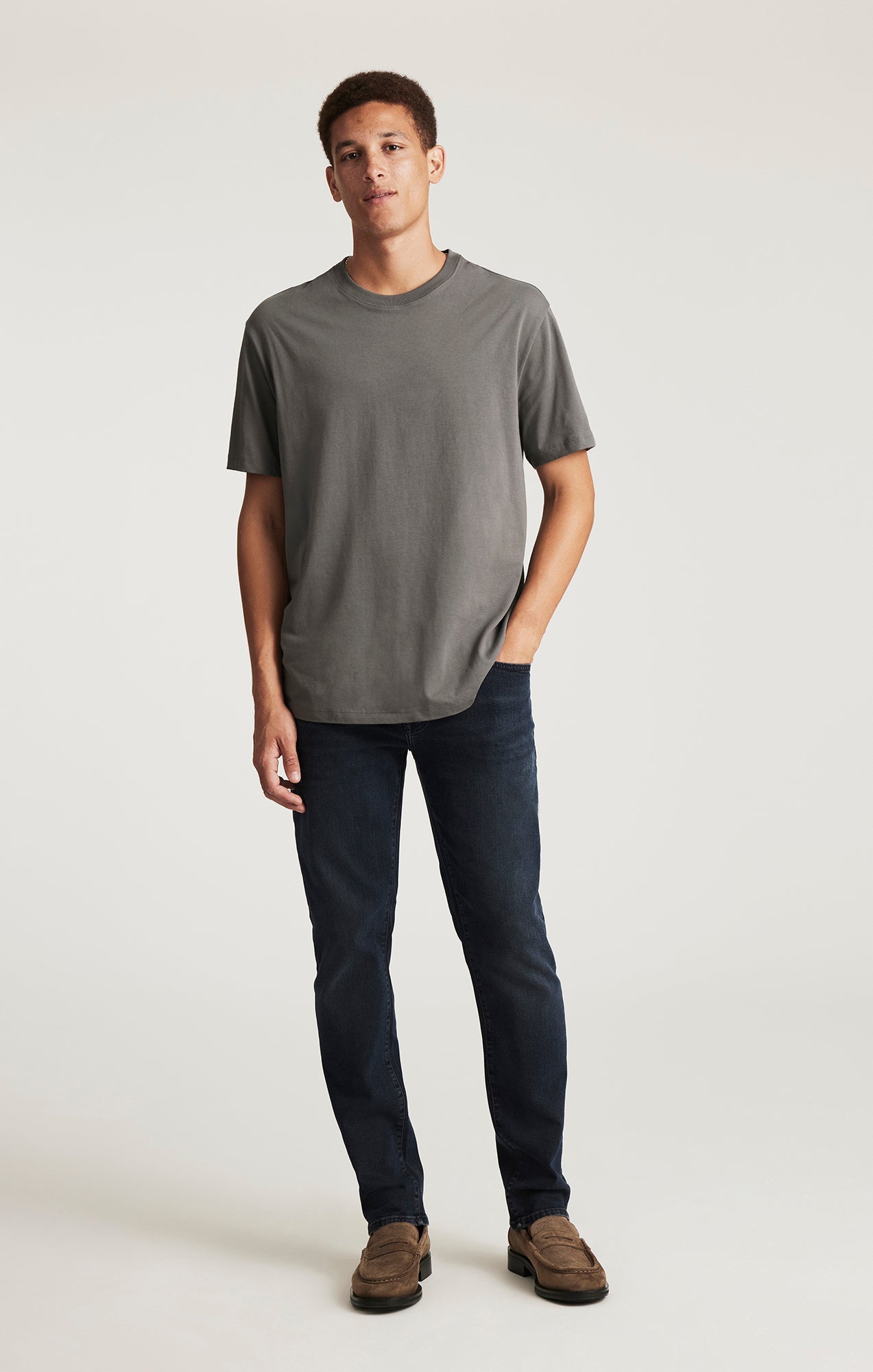 BASIC SHORT SLEEVE T-SHIRT IN LAVE SMOKE COMFORT